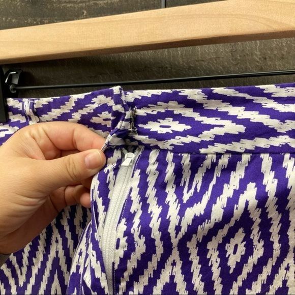 J. McLaughlin Violet and White Mini Iris Dawson Shorts - Picture 6 of 10